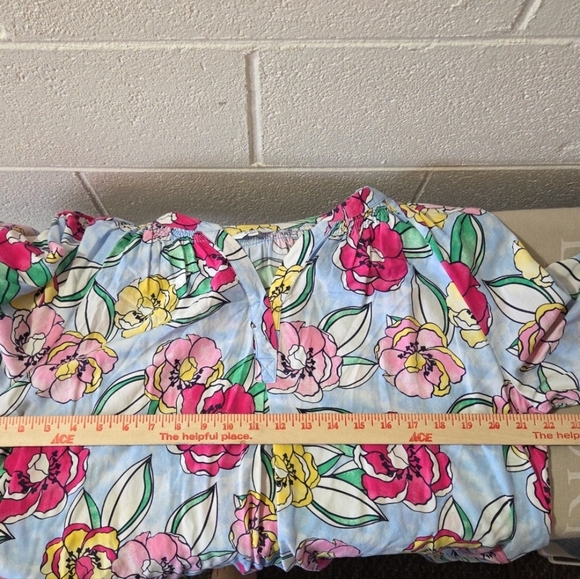 Crown & Ivy Floral Pullover XL Peasant  BLouse With Smocking Detail - Picture 8 of 8